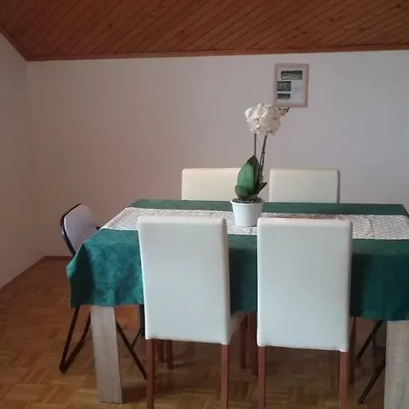 Taja Apartment *
