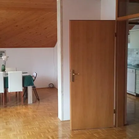 Taja Apartment *